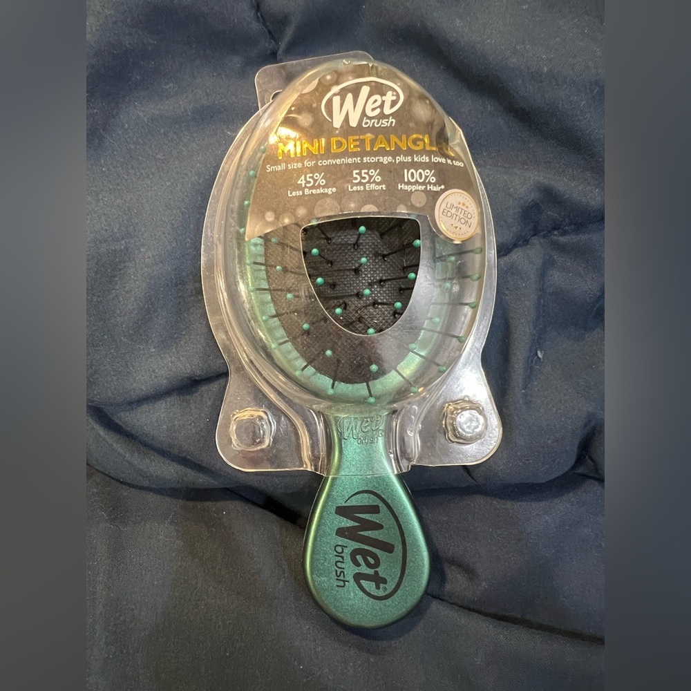NWT Limited Edition Mini Wet Brush Detangler - Green